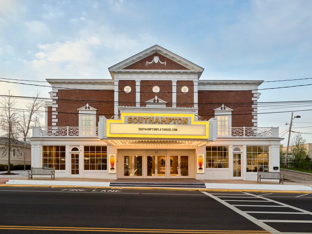 The southampton playhouse on hill st