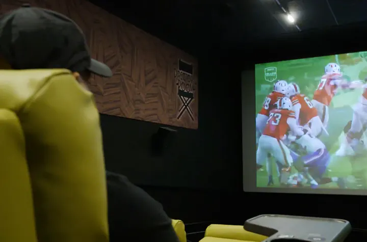 Axis15 Extreme Screen - Paragon Theaters